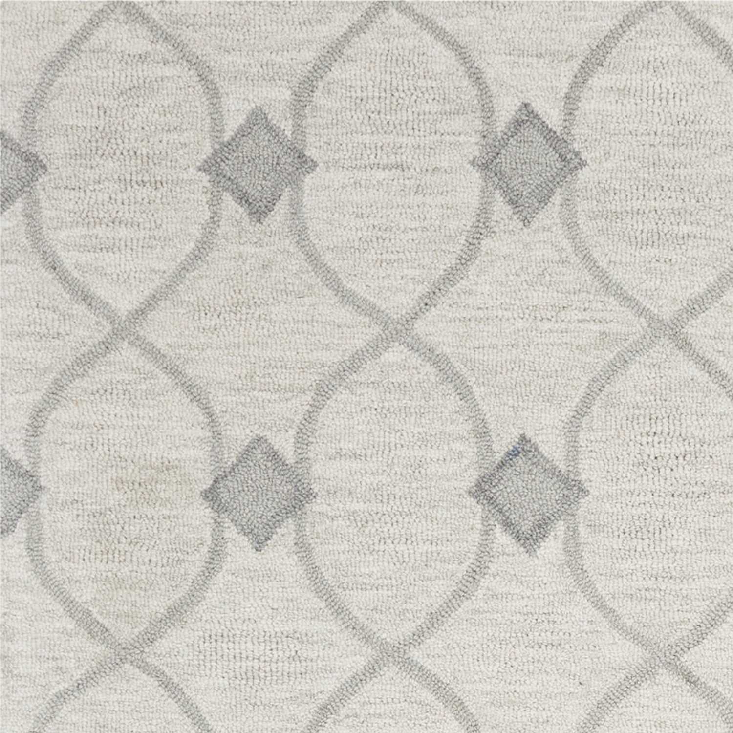 2' X 4' Ivory Wool Quatrefoil Hand Tufted Area Rug