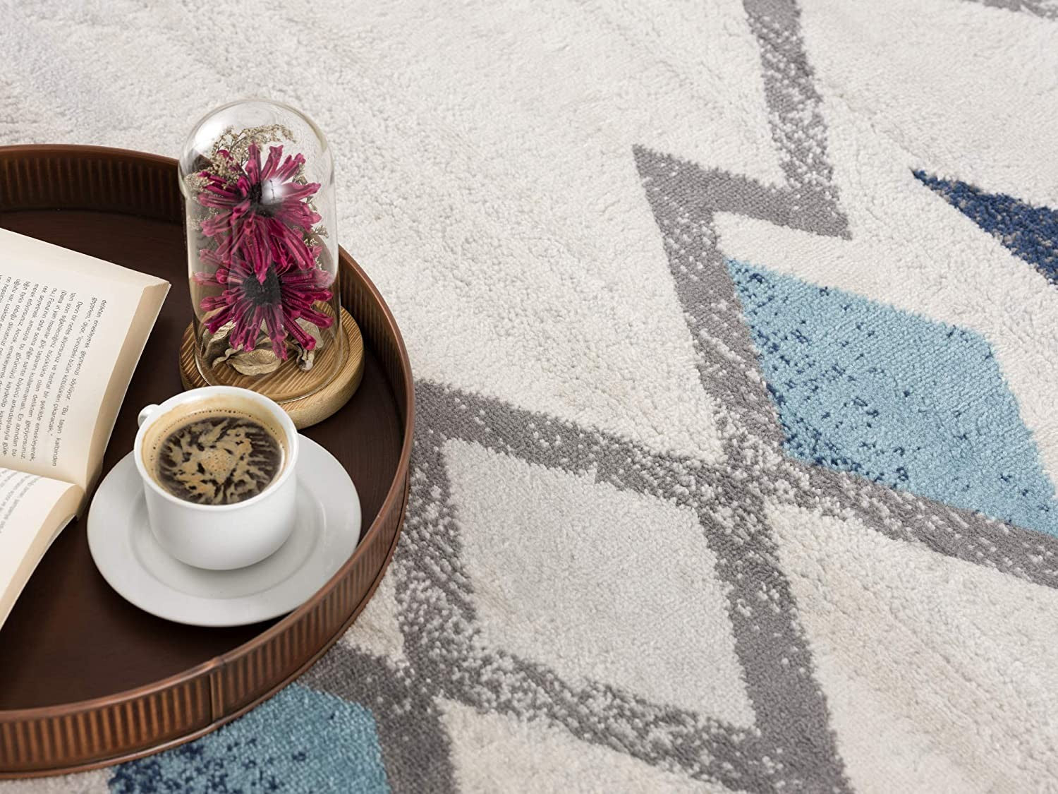 4' x 6' Blue and Ivory Southwestern Area Rug