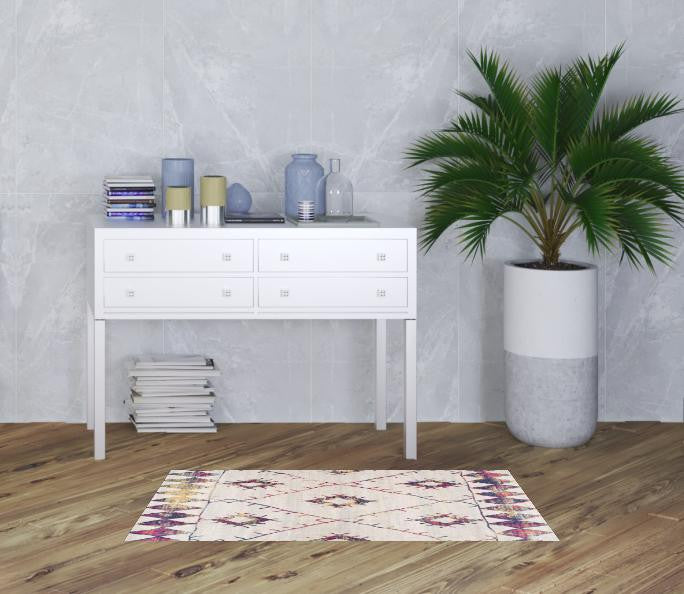 4' X 6' Cream Damask Area Rug